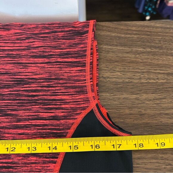 ❤️ Under Armour COMPRESSION Women's Red Sleeveless Top L - Picture 7 of 10